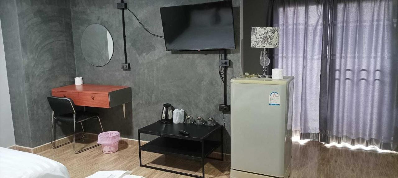 Kun Hotel Nakhon Ratchasima Extérieur photo